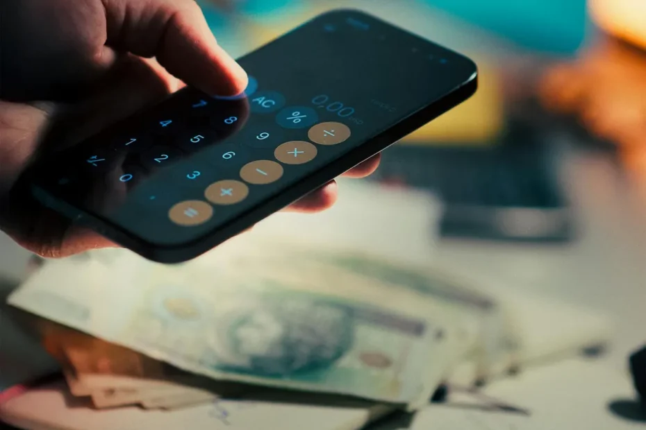 expense tracking app phone screen receipts