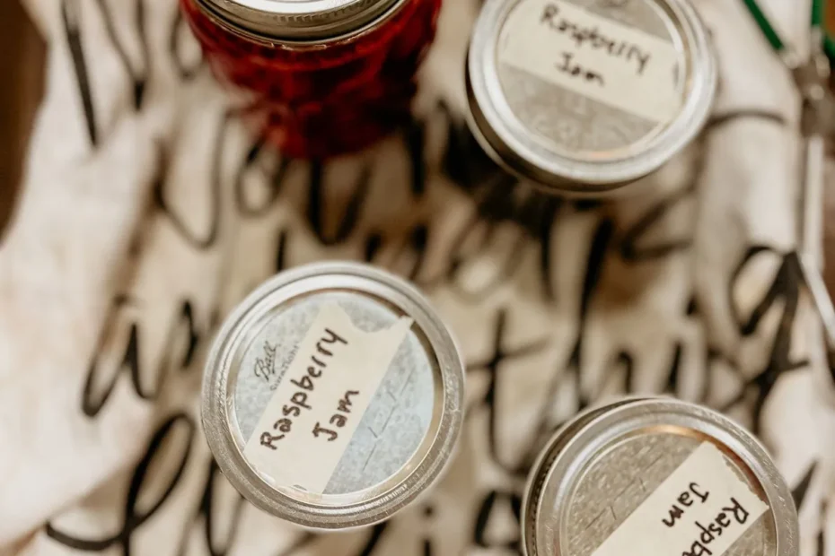 jars labeled vacation car repairs holidays savings