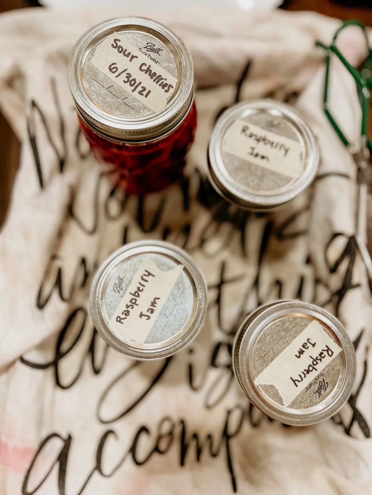 jars labeled vacation car repairs holidays savings